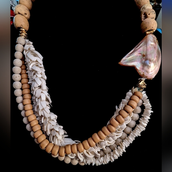 Shell necklace - Picture 2 of 2